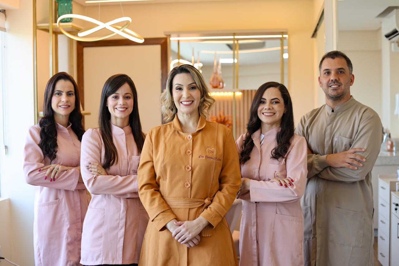 Equipe de dentistas e auxiliares da Dra. Cristina Silva em Sete Lagoas